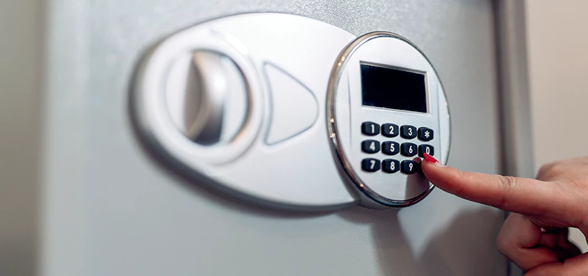 Jewelry Safe Cracking in Placentia, California